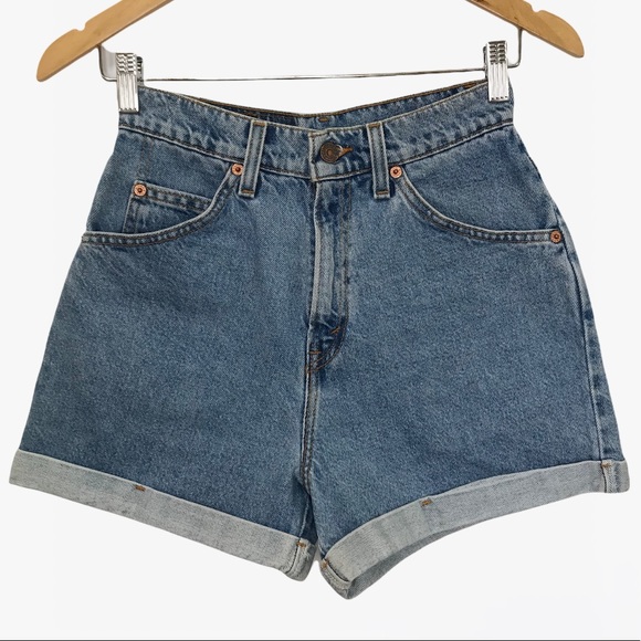 Levi’s 954 High-Rise Roll-Up Vintage Jean Shorts - 2/4 - Picture 5 of 17